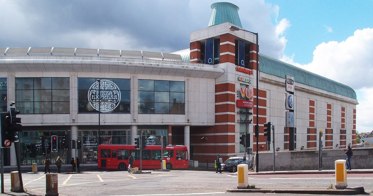 Major restaurant closed as diners rushed to hospital over 'suspected gas leak'